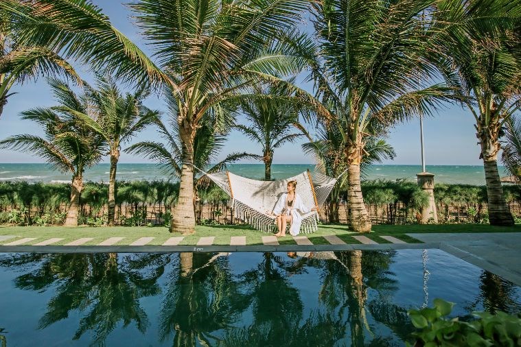 02-Bed Room Beach Front Bungalow